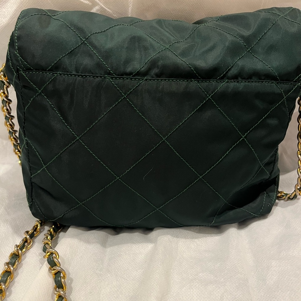 Prada Green Tessuto Quilted Nylon Shoulder Bag with Gold Chain - Picture 4 of 13